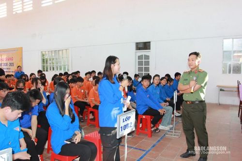 Thành phố Lạng Sơn: Hơn 190 đoàn viên, thanh niên tham gia chương trình hưởng ứng Ngày Pháp luật Việt Nam