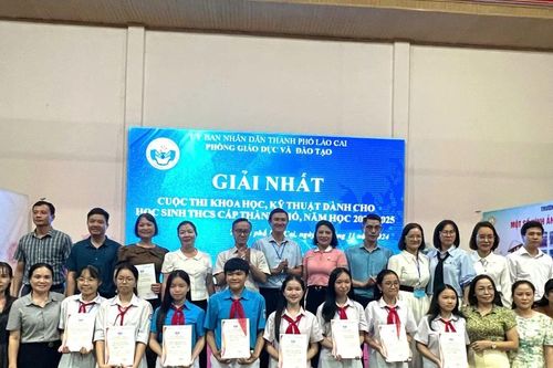 Trao giải Cuộc thi Khoa học kỹ thuật cấp thành phố dành cho học sinh THCS năm học 2024 - 2025