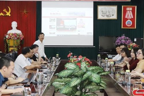 Báo Điện Biên Phủ trao đổi nghiệp vụ tại Báo Sơn La
