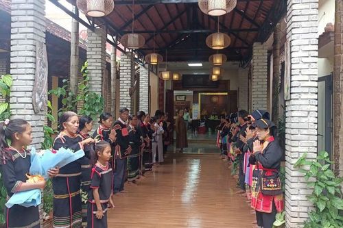 Đem yêu thương đến đồng bào dân tộc