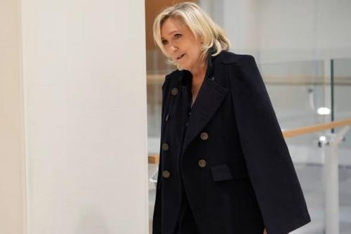 Lãnh đạo cực hữu Pháp Marine Le Pen bị đề xuất mức án 5 năm tù