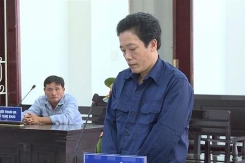 Lãnh án 12 năm tù vì đâm bạn nhậu