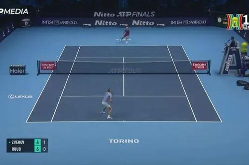 Zverev đánh bại Ruud tại vòng bảng ATP Finals