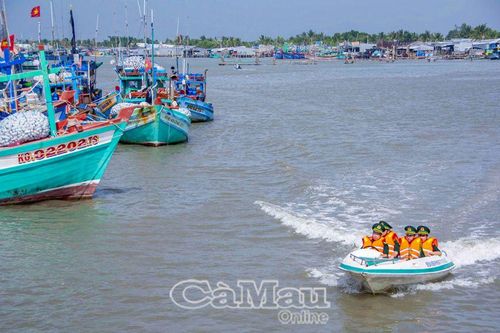 Tăng cường tuần tra, kiểm soát, đảm bảo an toàn cho sự kiện 70 năm tập kết ra Bắc