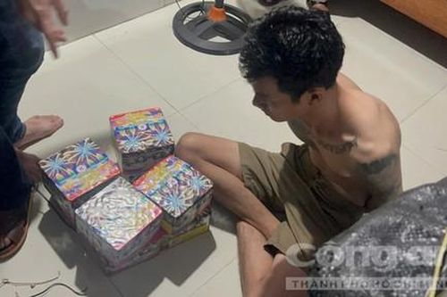 Phát hiện thanh niên cất giấu gần 500kg pháo hoa nổ trong nhà