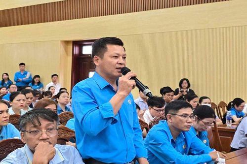 Mức lương tối thiểu được điều chỉnh dựa trên những yếu tố nào?