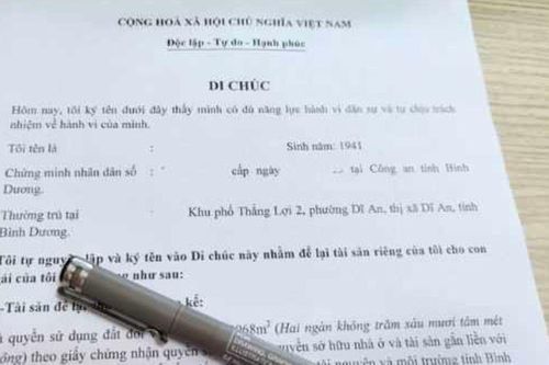 Cha mẹ có được ủy quyền cho con lập di chúc thay?