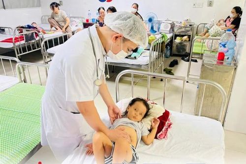 Bé 4 tuổi ở Hà Tĩnh bất ngờ nguy kịch do biến chứng bệnh tiểu đường từ một dấu hiệu nhiều người Việt bỏ qua
