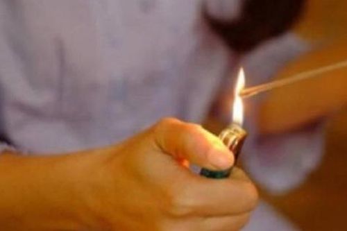 Khung giờ đẹp thắp hương ngày mai Rằm tháng 10 và 3 lễ nên làm để cuối năm tiền tài gõ cửa