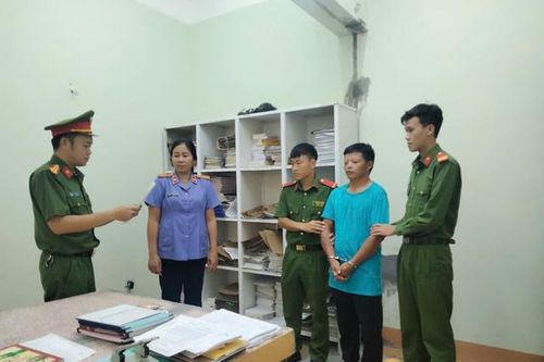 Tạm giam đối tượng đấm vào mặt công an khi bị lập biên bản