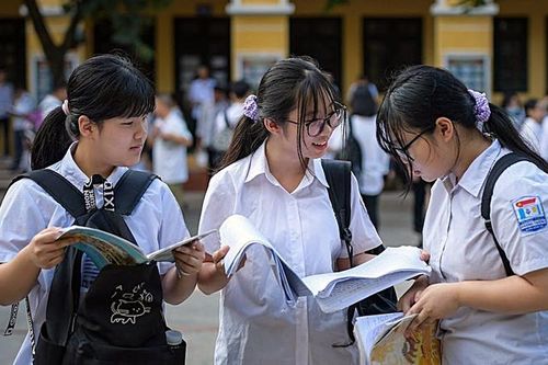 Xem xét công bố phương án thi, môn thi thứ ba vào lớp 10 trước thời điểm 31-3