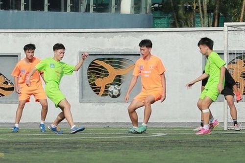 Ai đang dẫn đầu danh sách Vua phá lưới bóng đá học sinh Hà Nội?