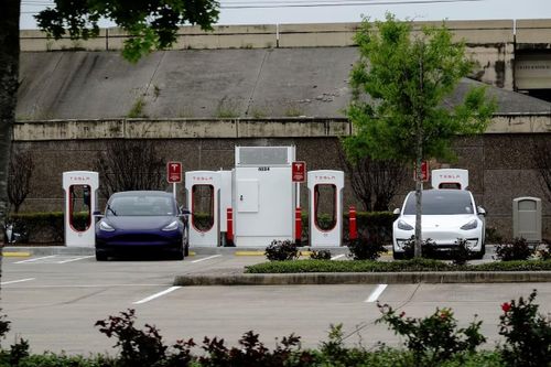 Tesla của Elon Musk và ngành xe điện Mỹ sẽ ra sao dưới thời ông Trump