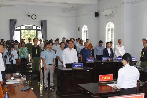 Nguyên Giám đốc Sở Xây dựng Đắk Nông lãnh án 2 năm 6 tháng tù