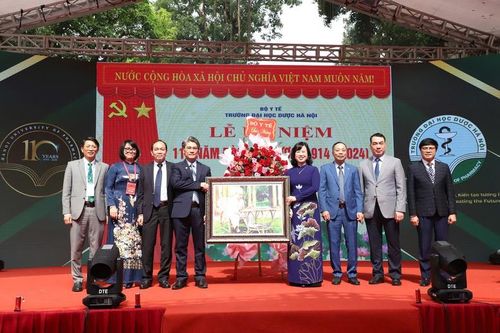 Sinh viên ngành dược tốt nghiệp làm đúng chuyên ngành đạt 94%