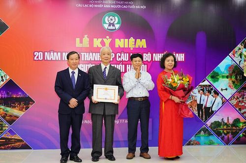 Câu lạc bộ Nhiếp ảnh Người cao tuổi Hà Nội - 20 năm, một chặng đường