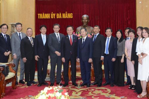 Bí thư Thành ủy Đà Nẵng Nguyễn Văn Quảng tiếp Thống đốc tỉnh Kanagawa Nhật Bản Kuroiwa Yui