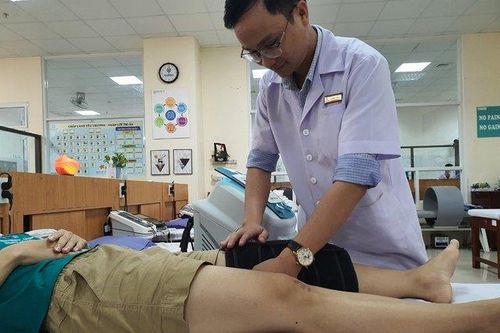 Chia sẻ kinh nghiệm phục hồi, cải thiện mức độ vận động của khớp gối sau tái tạo dây chằng