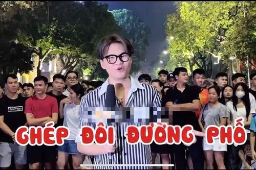 Chủ tịch Hà Nội yêu cầu làm rõ việc quảng cáo cờ bạc trên phố đi bộ Hồ Gươm