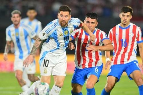 Lionel Messi 'tắt điện', Argentina bại trận trước Paraguay