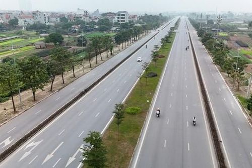 Cận cảnh tuyến đường 10 làn xe kết nối Tây Hồ với Sơn Tây đang xây dựng