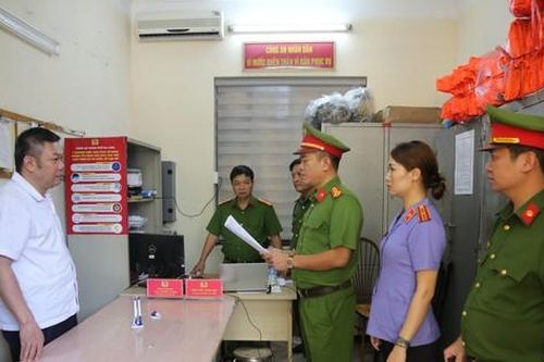 Bắt 'trùm' đất đá thải mỏ ở Quảng Ninh
