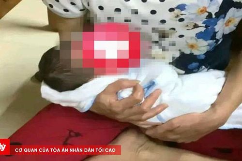 Phát hiện cháu bé bị bỏ rơi trước cổng nhà thờ