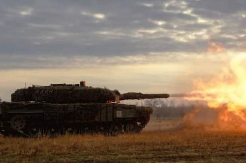Video xe tăng Leopard Ukraine đánh chặn đoàn thiết giáp Nga gần Kurakhove