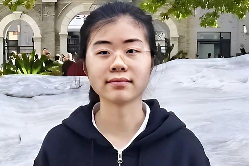 Giành Huy chương Vàng cuộc thi Toán, nữ sinh lớp 9 vào thẳng đại học ở tuổi 14