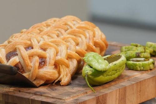 Độc lạ bánh ngọt vị đắng, khổ qua nhồi socola