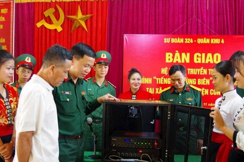 Sư đoàn 324, Quân khu 4 bàn giao hệ thống truyền thanh tại xã Châu Khê, huyện Con Cuông