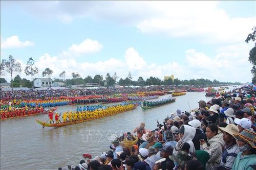 Hấp dẫn, đặc sắc Giải đua ghe Ngo trên sông Maspero