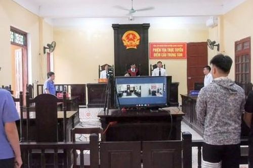 Cặp đôi nhận tổng cộng 14 năm tù sau khi sử dụng ma túy ở nhà nghỉ