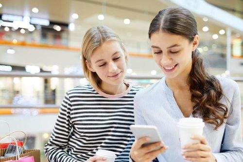 Gen Z 'chiếm lĩnh' hơn 50% thị phần mua sắm trực tuyến
