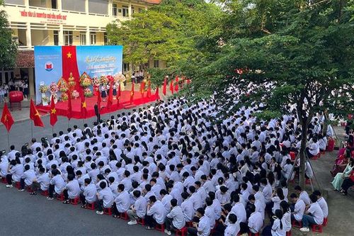 Vươn tầm cao mới trong sự nghiệp 'trồng người'