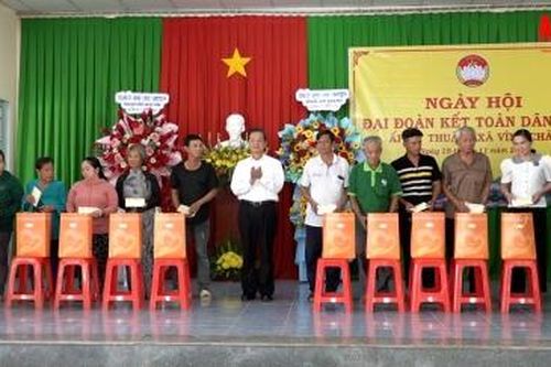 Bí thư Tỉnh ủy An Giang dự Ngày hội Đại đoàn kết toàn dân tộc tại ấp Mỹ Thuận