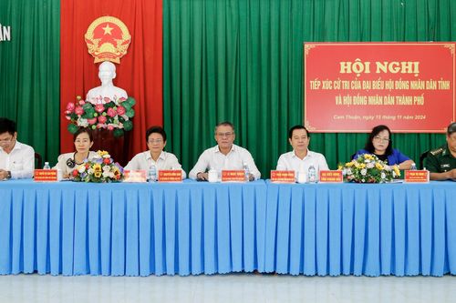 Ông Trần Mạnh Dũng tiếp xúc cử tri 2 phường Cam Thuận và Cam Phú