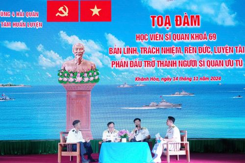 Trung tâm Huấn luyện Vùng 4 Hải quân: Tọa đàm cán bộ, học viên đào tạo sĩ quan cấp phân đội khóa 69 Học viện Hải quân