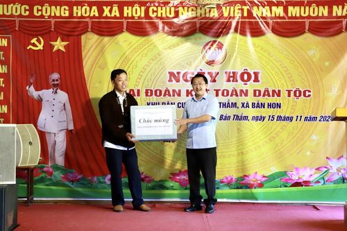 Ngày hội Đại đoàn kết toàn dân tộc Khu dân cư Bản Thẳm