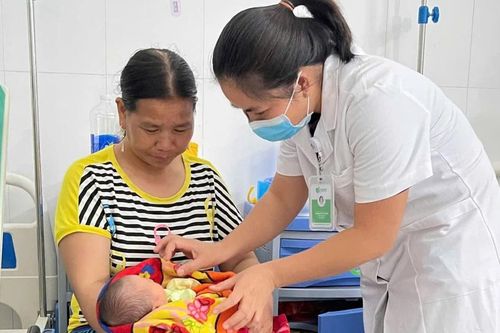 Mổ lấy thai thành công ca thắt nút dây rốn hiếm gặp