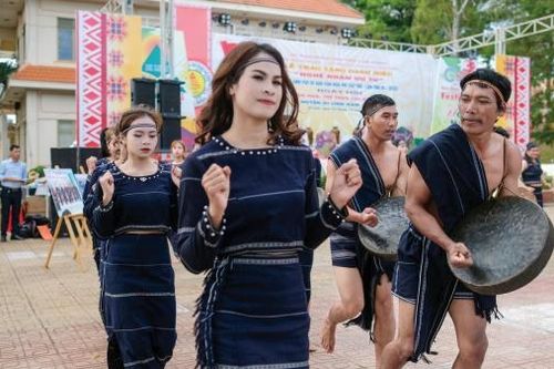 ''Di Linh - Bản sắc và Hội nhập''