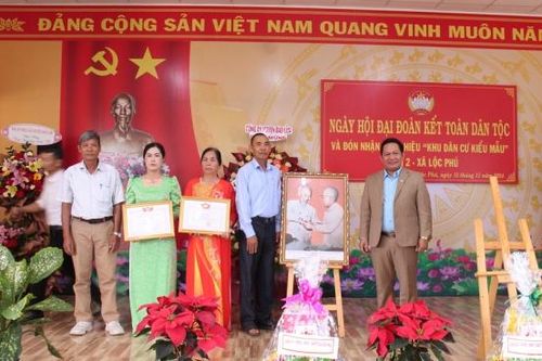 Phó Chủ tịch HĐND tỉnh K'Mák dự Ngày hội Đại Đoàn kết toàn dân tộc tại huyện Bảo Lâm