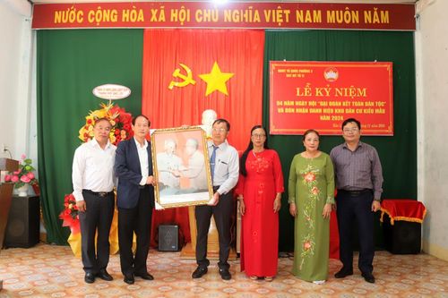 Trưởng Ban Tổ chức Tỉnh ủy Lâm Đồng Nguyễn Trọng Ánh Đông dự Ngày hội Đại đoàn kết tại TP Bảo Lộc