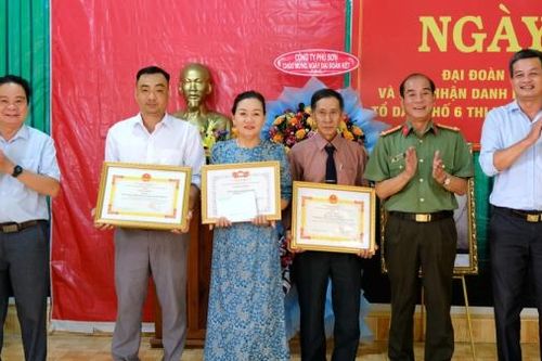 Lãnh đạo Công an tỉnh dự Ngày hội Đại đoàn kết toàn dân tộc tại huyện Đạ Huoai