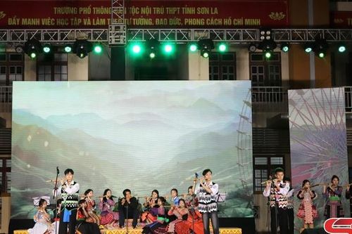 Gala 60 năm tự hào và vững bước đi lên