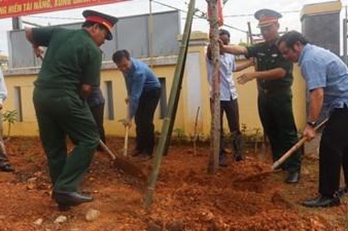 Nâng cao hiệu quả công tác dân vận vùng đặc thù