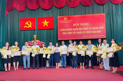 TP. HCM tuyên dương doanh nghiệp, người nộp thuế xuất sắc năm 2023