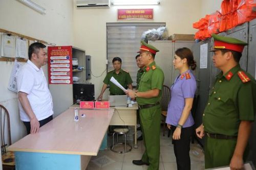 Bắt Giám đốc khai thác mỏ trái phép