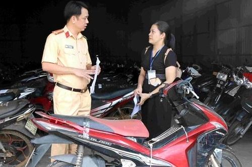 Bất ngờ nhận lại chiếc xe sau 7 năm bị mất