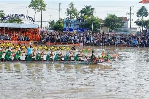 Đội ghe Ngo nam, nữ chùa Tum Núp lần thứ 2 liên tiếp vô địch